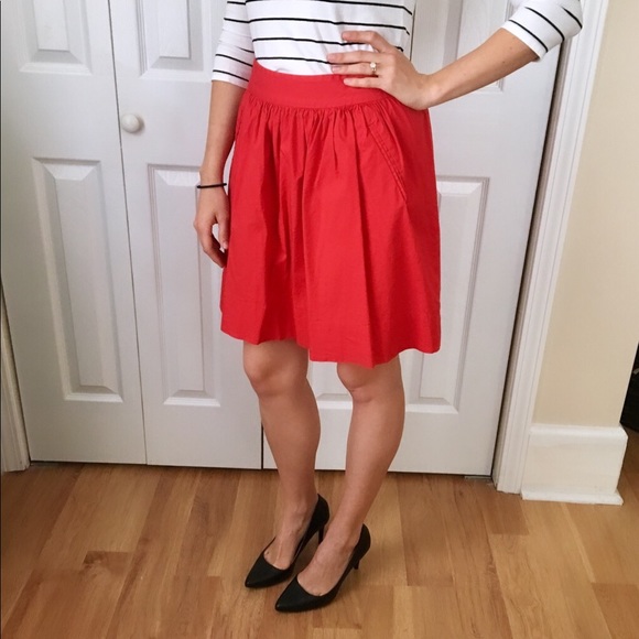 Banana Republic red skirt - size 2 - Picture 2 of 4